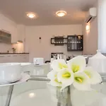 Sun And Sea Apartman