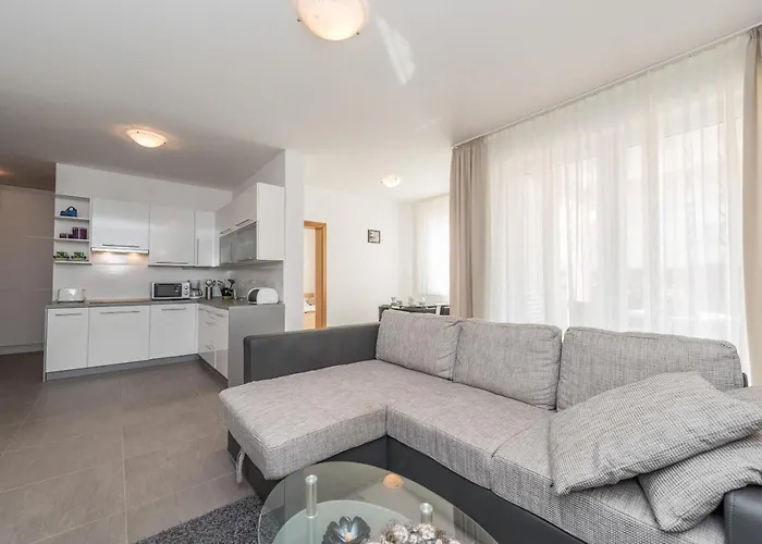 Sun And Sea Apartment *